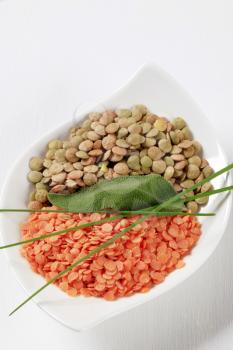 Dried split red lentils and large green lentils 