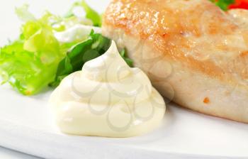 Seared chicken breast fillet with mayonnaise
