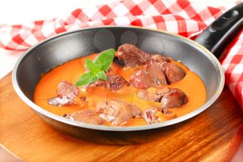 Chicken liver with tomato sauce
