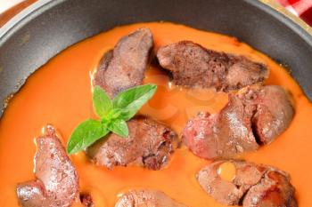 Chicken liver with tomato sauce