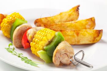 Shish kebab and potato wedges - detail