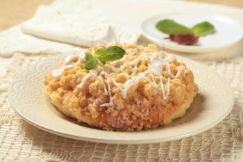 Crumb topped breakfast pastry with apple filling 