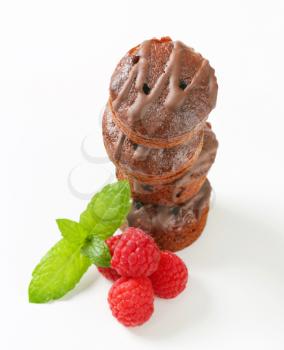 Mini chocolate cakes with raspberry filling