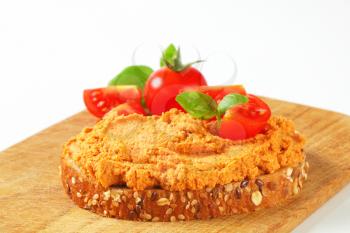 Whole grain bread with vegetable spread