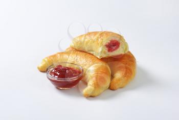 Crisp crescent rolls filled with jam