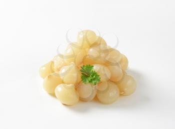 heap of small pickled onions