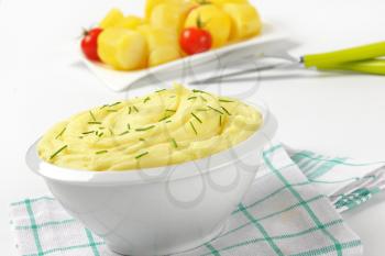 bowl of mashed potatoes with chives