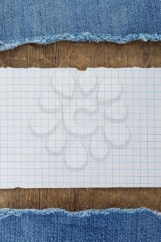 note paper on wood texture background