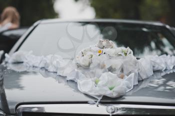 The beautiful car with flowers.