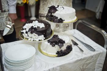 Wedding cake before distributing to the guests.