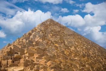 Image of the great pyramids of Giza, in Egypt.