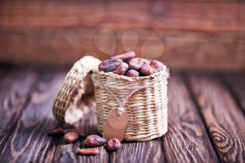cocoa  on the wooden table, cocoa beans