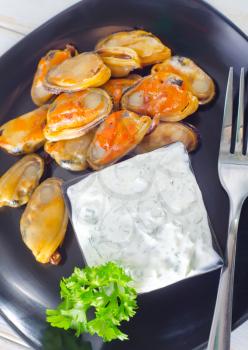 mussels with sauce