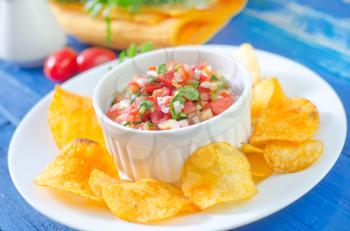 nachos with salsa