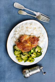 boiled white rice with broccoli and grilled meat