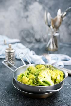 raw broccoli, diet food, fresh broccoli in pan