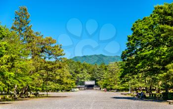 Inside Kyoto Gyoen National Garden in Japan