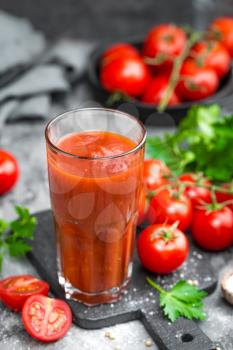 tomatoes; food; red; fresh; background; vegetable; ripe; organic; healthy; cherry; vegetarian; ingredient; green; natural; juice; juicy; raw; closeup; nutrition; tasty; cut; drinking; table; cuisine; 