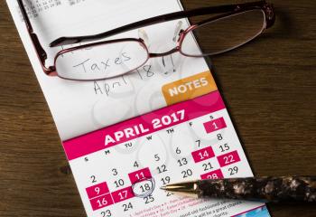 Calendar showing the due date and filing deadline for income tax forms in the USA for 2017