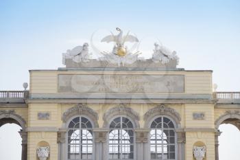 Vienna, Austria - July 06 2018: Schonbrunn palace (Schloss Schonbrunn) and the Gloriette Building – Stock Editorial Photography