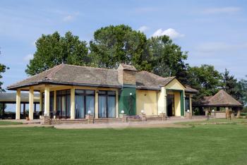 Luxury golf club house for recreation