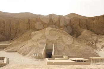 Buildings and columns of ancient Egyptian megaliths. Ancient ruins of Egyptian buildings