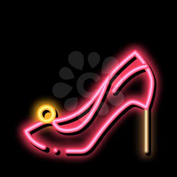 Female Shoe neon light sign vector. Glowing bright icon Female Shoe sign. transparent symbol illustration