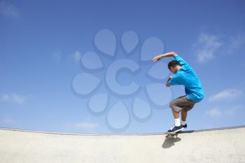 Royalty Free Photo of a Extreme Skateboarder