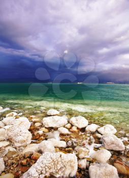 Improbable light effects during a thunder-storm on the Dead Sea 
