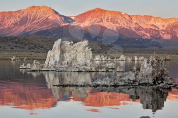 Fabulous sunrise. Sunrise at Mono Lake in the crater of an ancient extinct volcano. The lake is a lot of beautiful reefs Tufa
