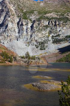 Charming lake Ellery in national park Yosemite. Warm autumn day