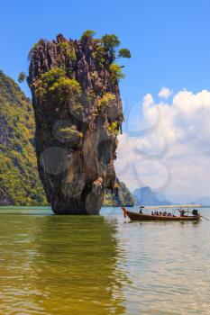 Fine rest in Thailand by native boats. James Bond's island in the form of a vase. The gulf in the Andaman Sea