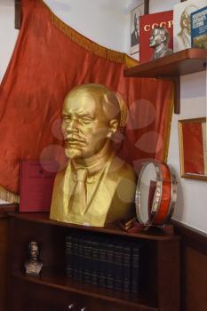 Lenin area room USSR symbol