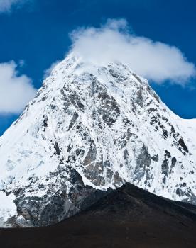Pumo ri and Kala Patthar mountains in Himalayas. Nepal (5100-5200 m)