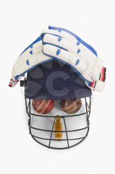 Cricket equipment forming a human face