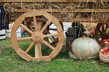 wheel of the old-time cart