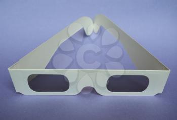 Disposable 3D glasses for tridimensional movie show