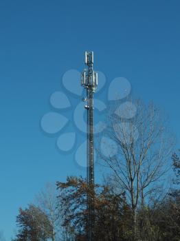 cellular antenna tower and electronic radio transceiver equipment part of a cellular network