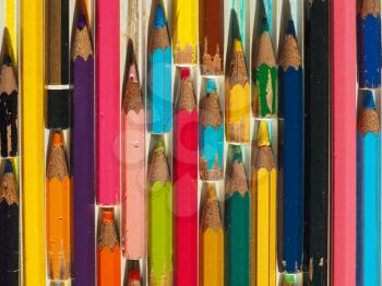 colour pencils of many different colors and length