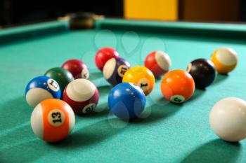 Billiard balls on table in club�