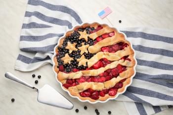 Tasty American flag pie on table�