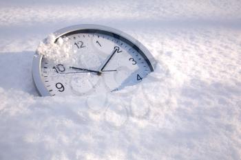 Clock in the snow, snow time