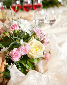 Table decor with flowers 