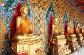 Royalty Free Photo of Many Golden Buddhas