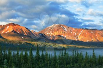 mountains in Alaska near Valdiz city