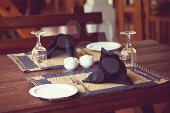 table set restaurant