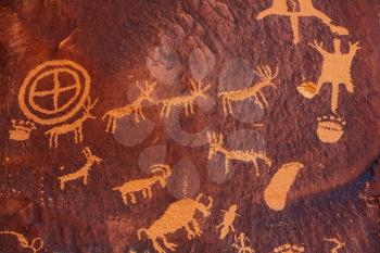 Petroglyphs on newspaper rock in Canyonlands national park, Utah