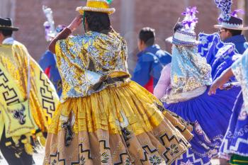Authentic peruvian dance in Titicaca region