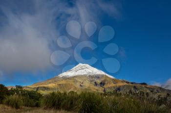 Mount Taranaki / Mount Egmont in Egmont National Park, North Island, New Zealand. Beautiful natural landscapes