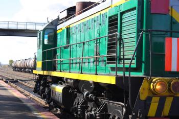 Locomotive green with yellow stripe